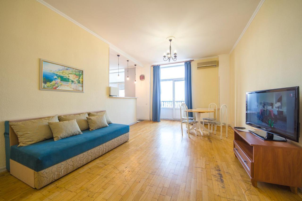 Apartment with jacuzzi and view on Khreschatyk Kiew Exterior foto