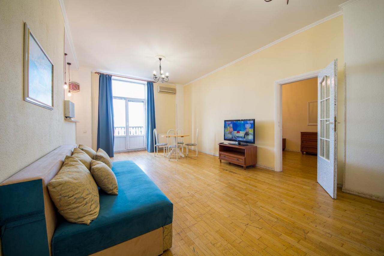 Apartment with jacuzzi and view on Khreschatyk Kiew Exterior foto
